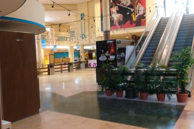Interior Centro Comercial La Ermita